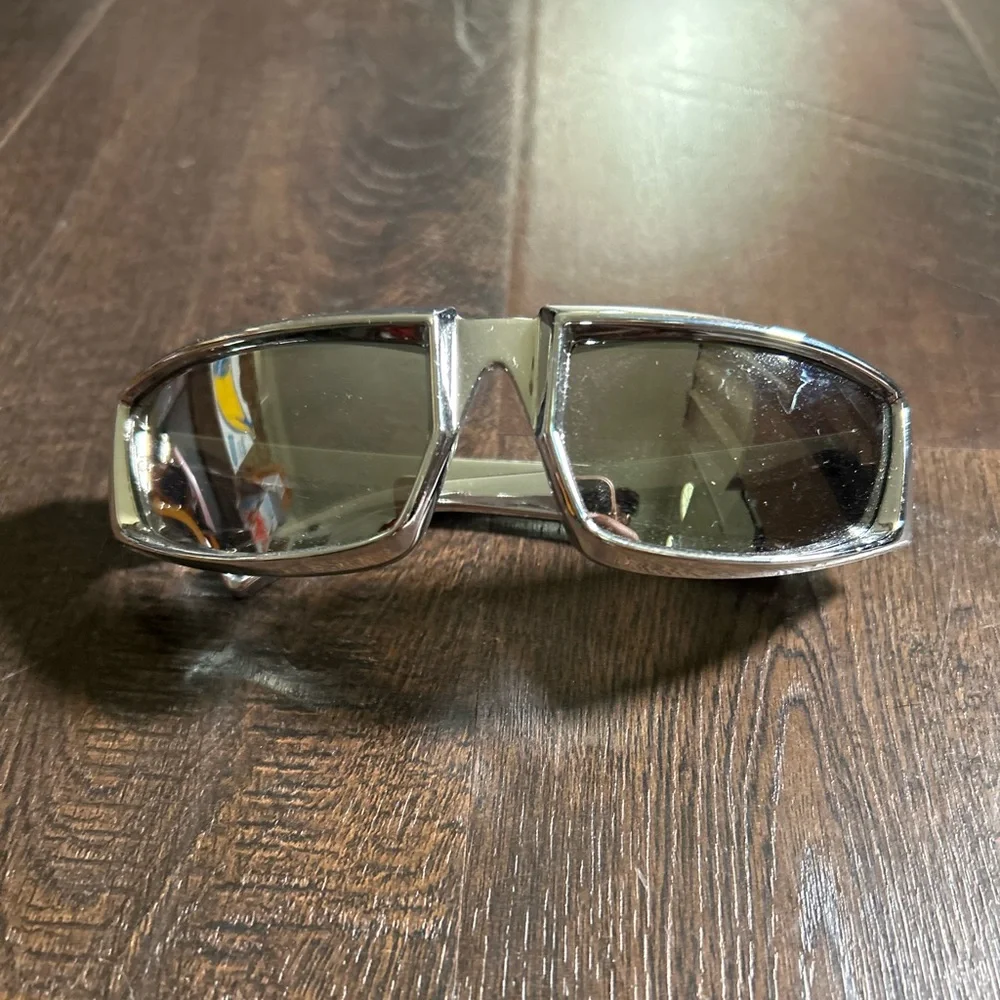 Silver Frame Polarized Sunglasses - Gray Lenses